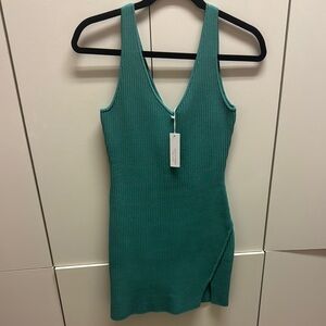 Elegant Green Sleeveless Dress